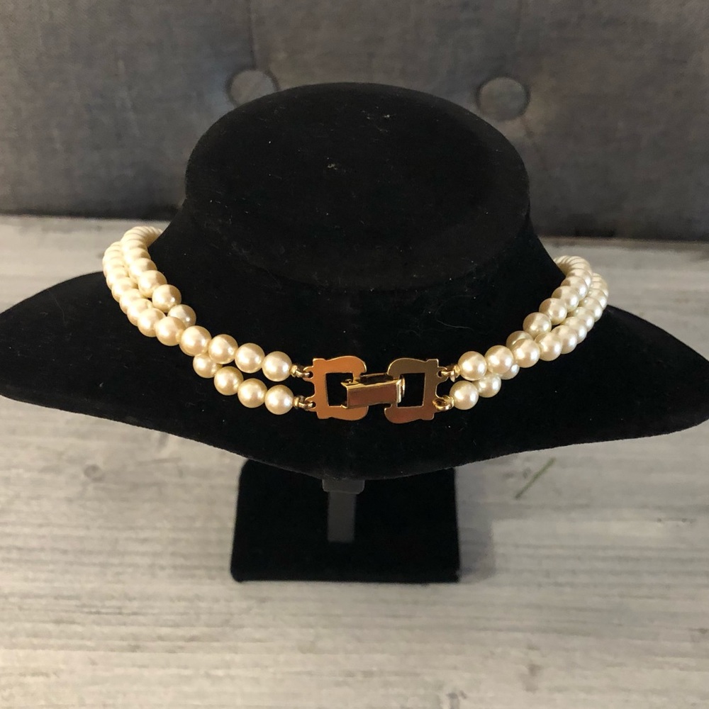 Spring Time Faux Pearl Necklace - Picture 3 of 3